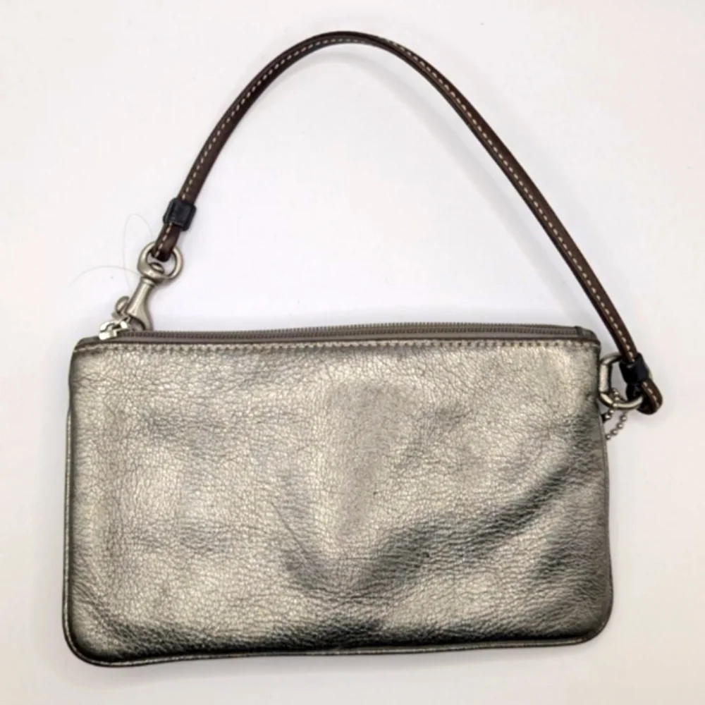 Coach Vintage Soho Mini Silver Metallic Zip Wristlet - Picture 12 of 15